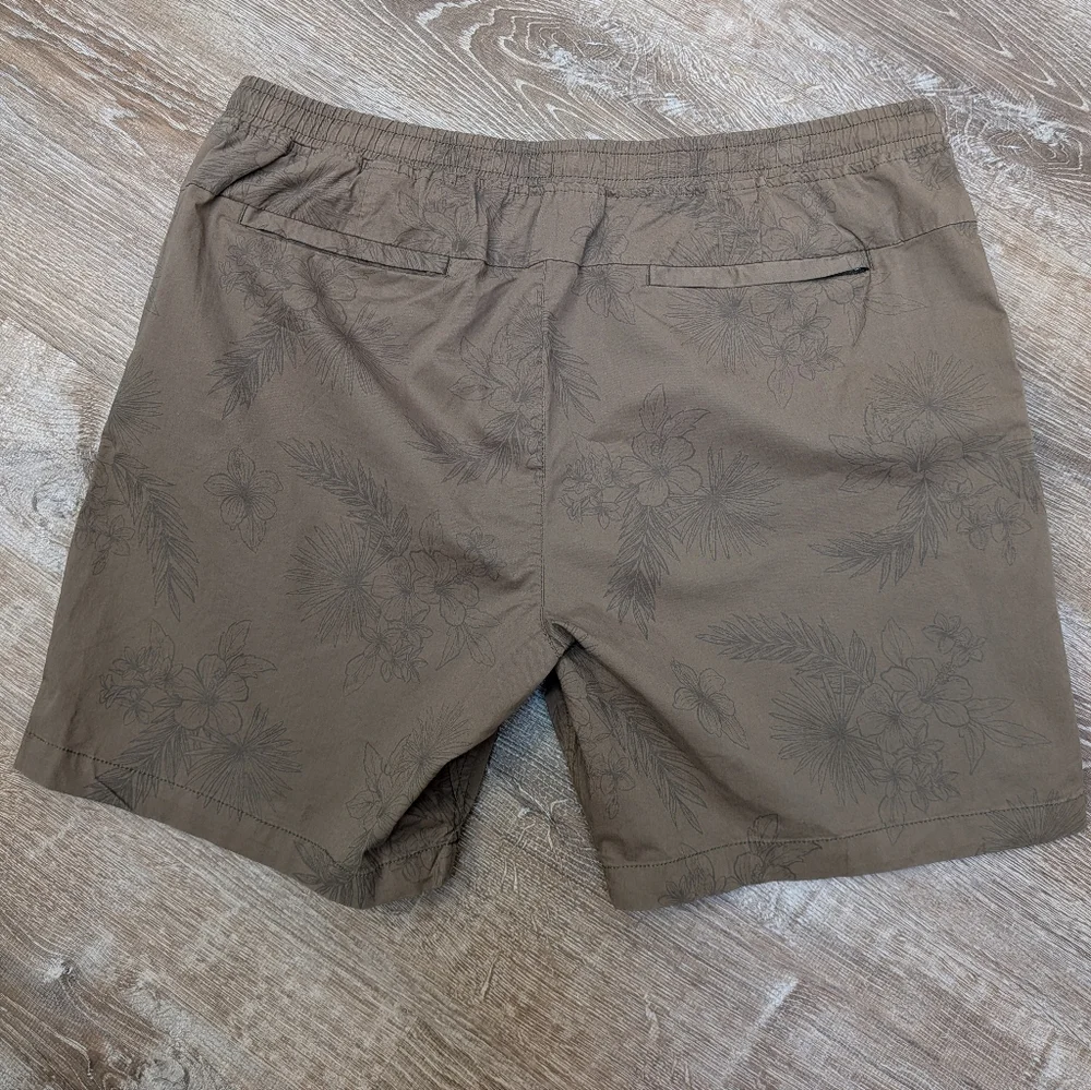 NEW Tommy Bahama Oceanside Hideaway Brown Floral Tea Leaf Shorts Size XXL